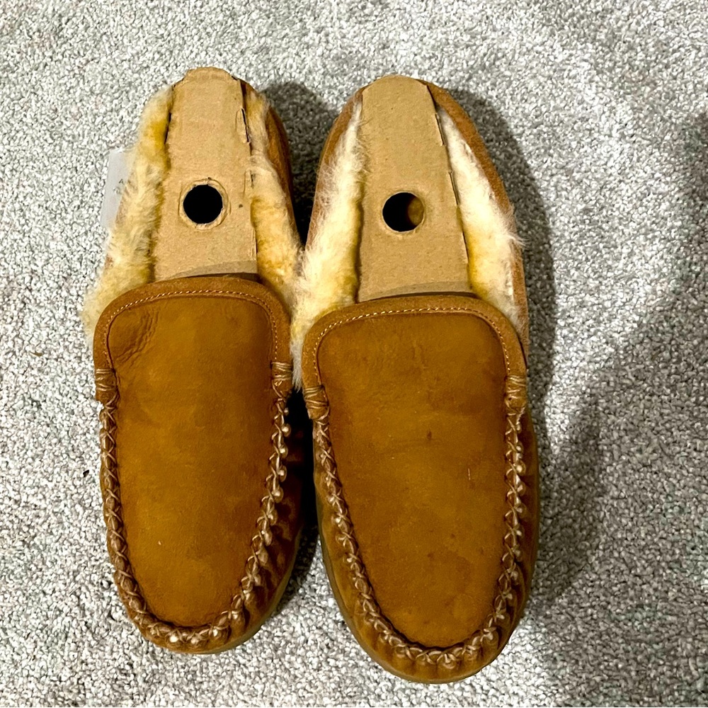 NWT LL Bean Women’s slippers